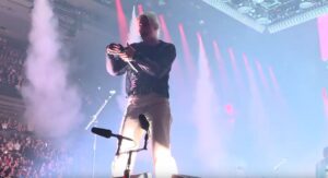 Linkin Park in Toronto: Mic Cuts Out Right Before 'I'm About to Break!