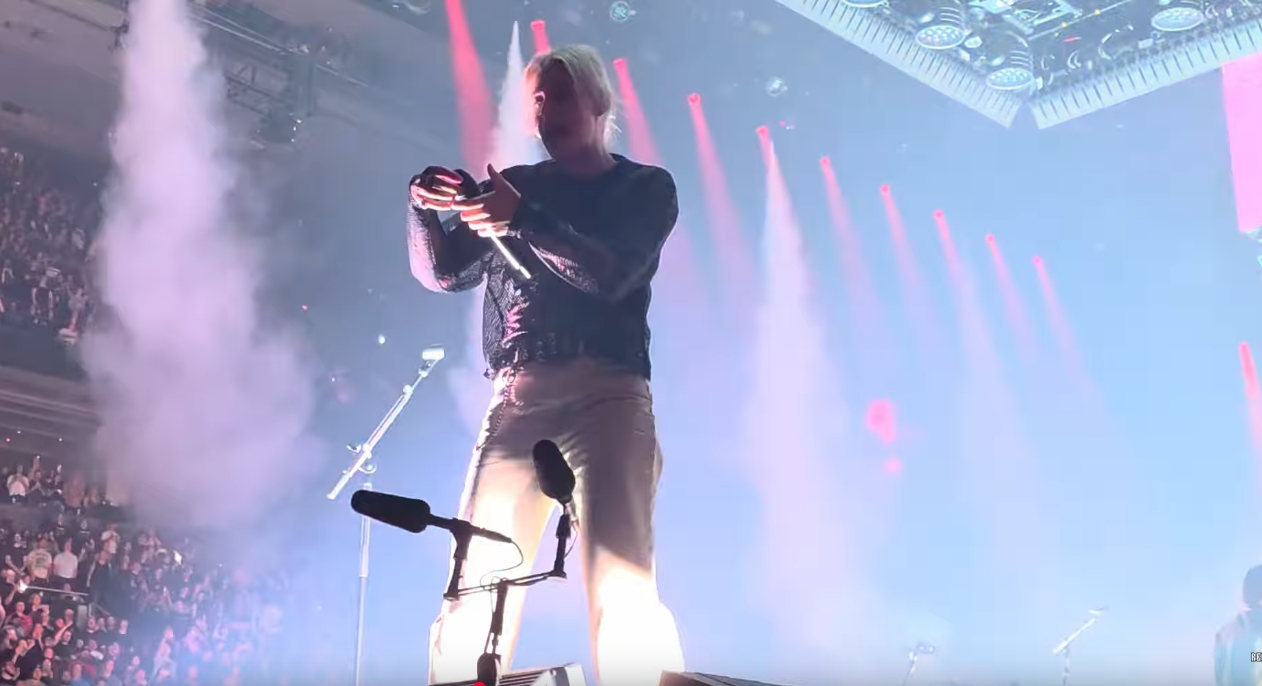Linkin Park in Toronto: Mic Cuts Out Right Before 'I'm About to Break!